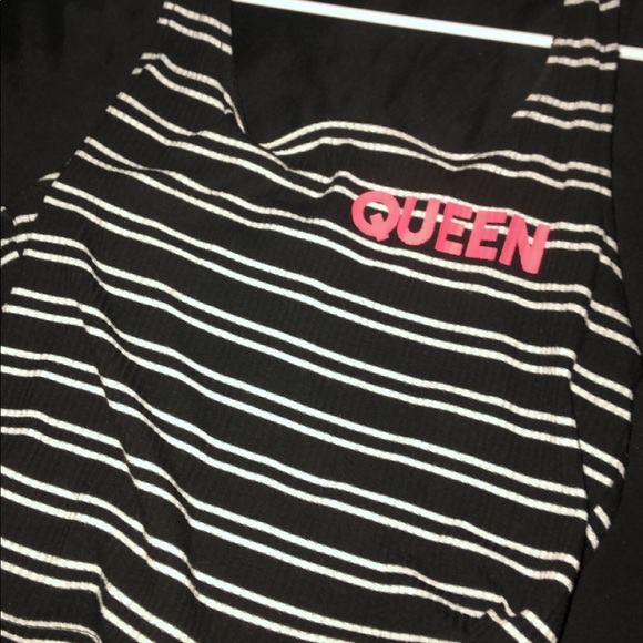 Tops - “QUEEN” crop top.